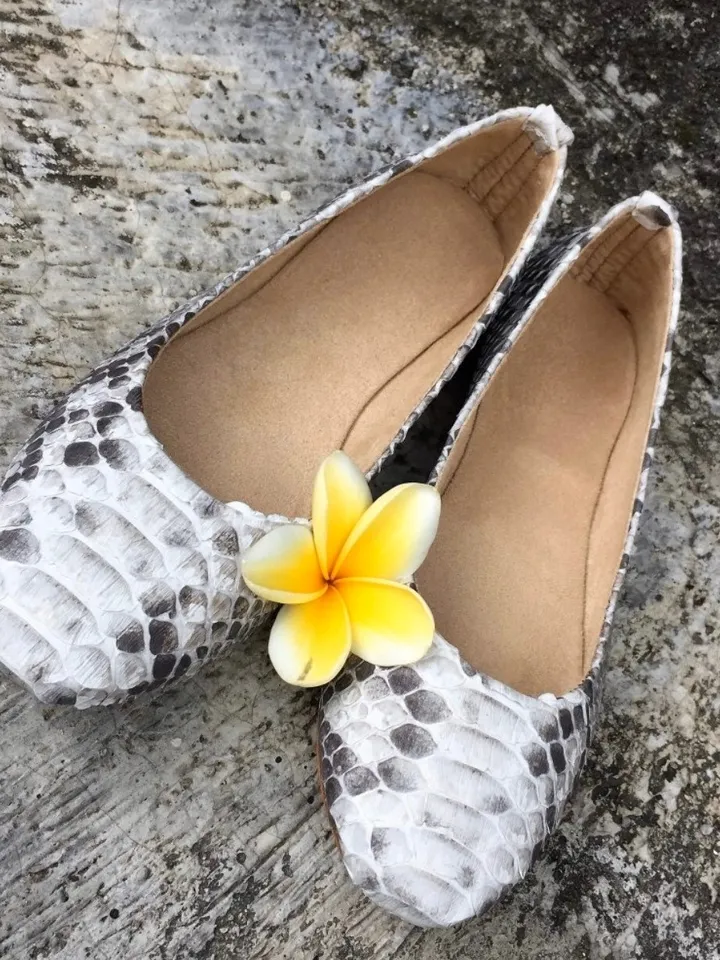 Python skin balet shoes | Woman flat shoes | exotic leather shoes | snake print flat mules | Genuine python gray flat shoes | elegant shoes