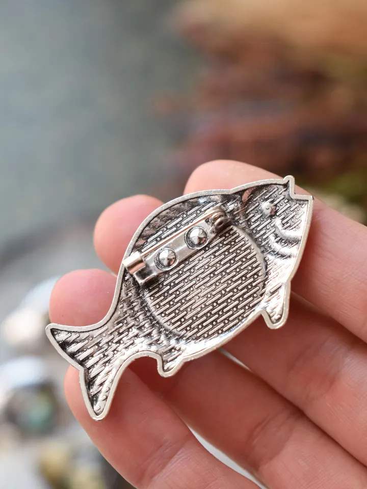 Brooch-fish with wildflowers in resin. Real Flower Brooch. Summer Brooch.