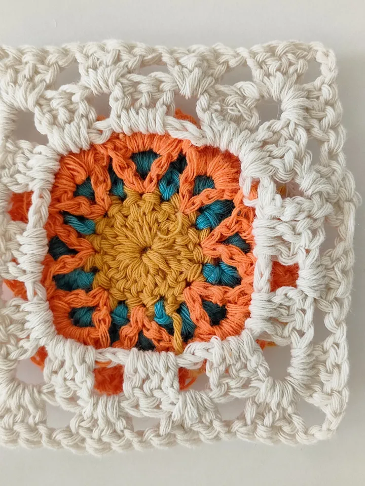 Granny square crochet pattern, flower square, 3D flower crochet, easy crochet pattern