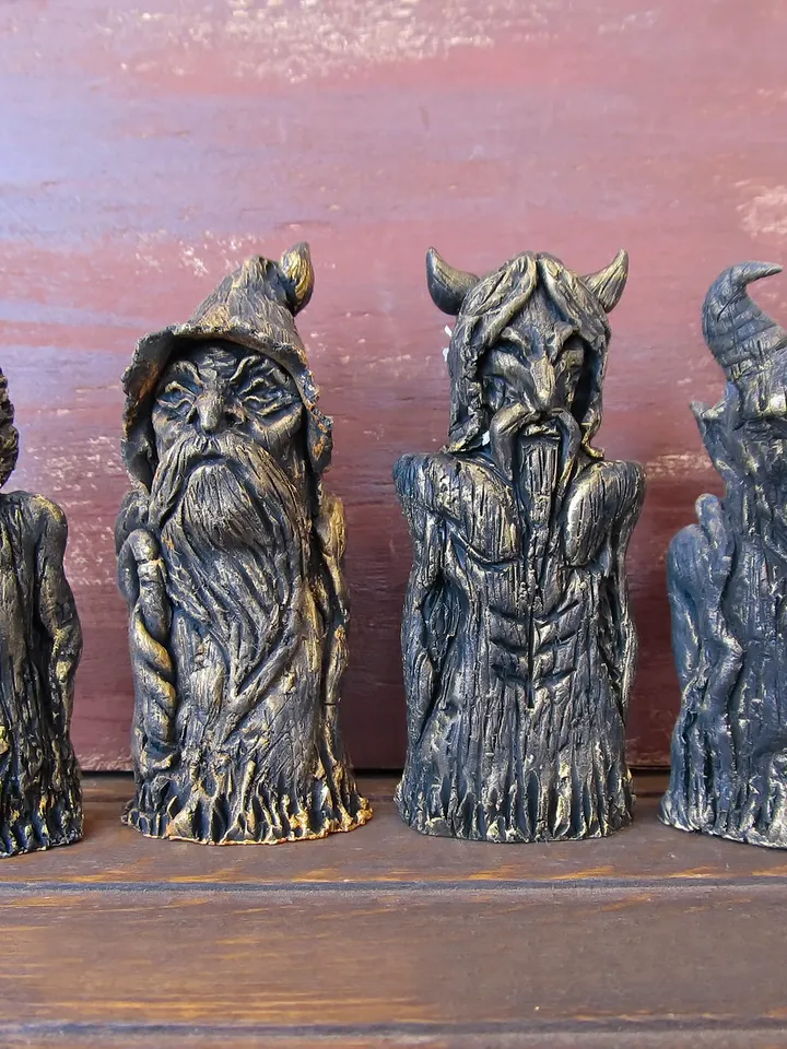 Loki God statue Viking Norse gods Asatru Heathen god Nordic Totem Altar figurine Fenrir Sigyn Sleipnir Celtic Idol Board game chip Collectable figurine