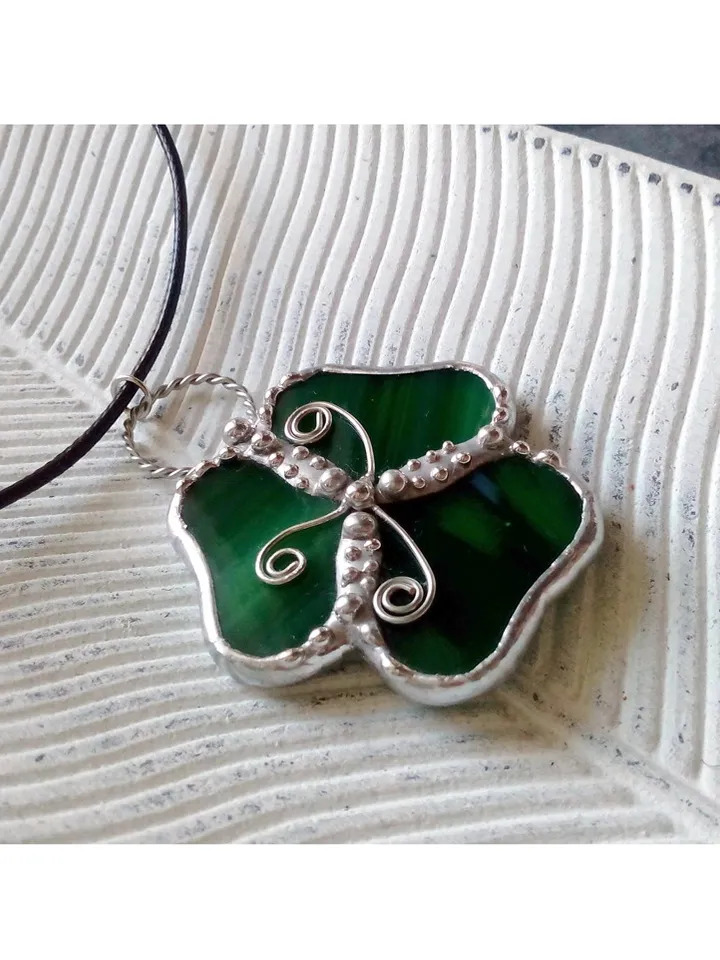Lucky shamrock, Green trefoil, st patricksday, Shamrock pendant, Irish necklace, Clover leaf necklace, St Patrick