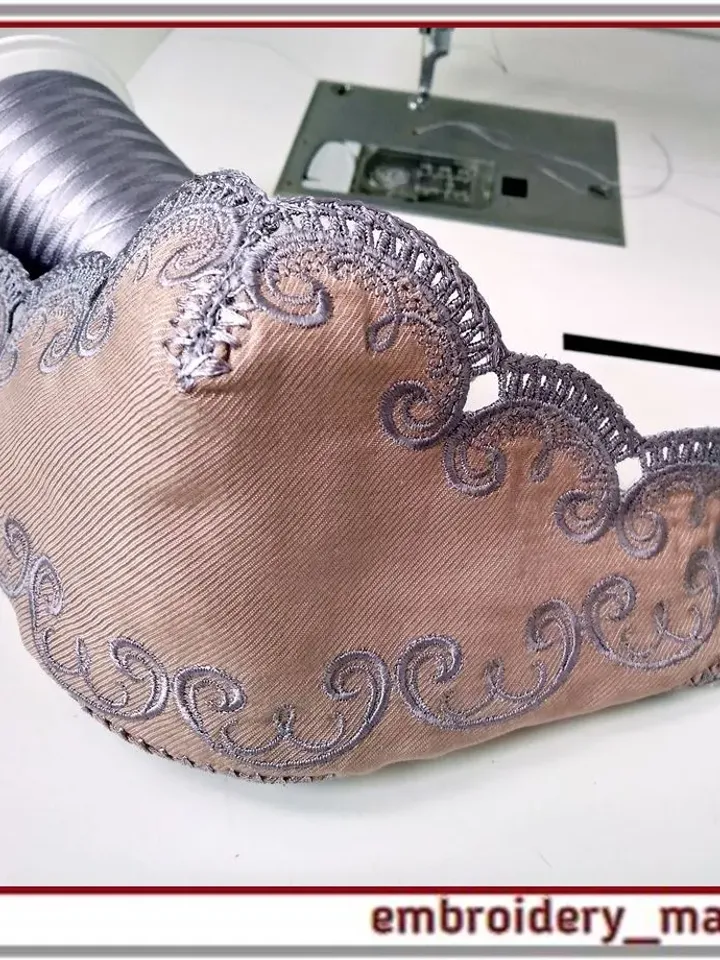 In the hoop design Face mask with FSL lace elements 1 hoop