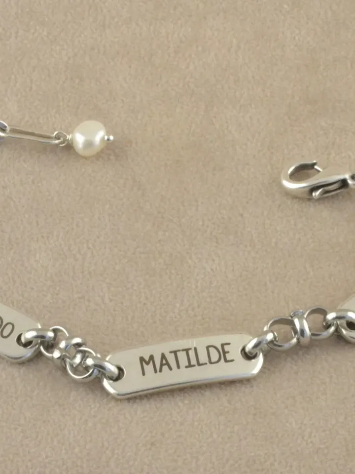Personalized Multiple Name Bracelet for Women, Grandma Christmas Gift with Kid's Name, Custom Engraved Monogram Christmas Bracelet for Women