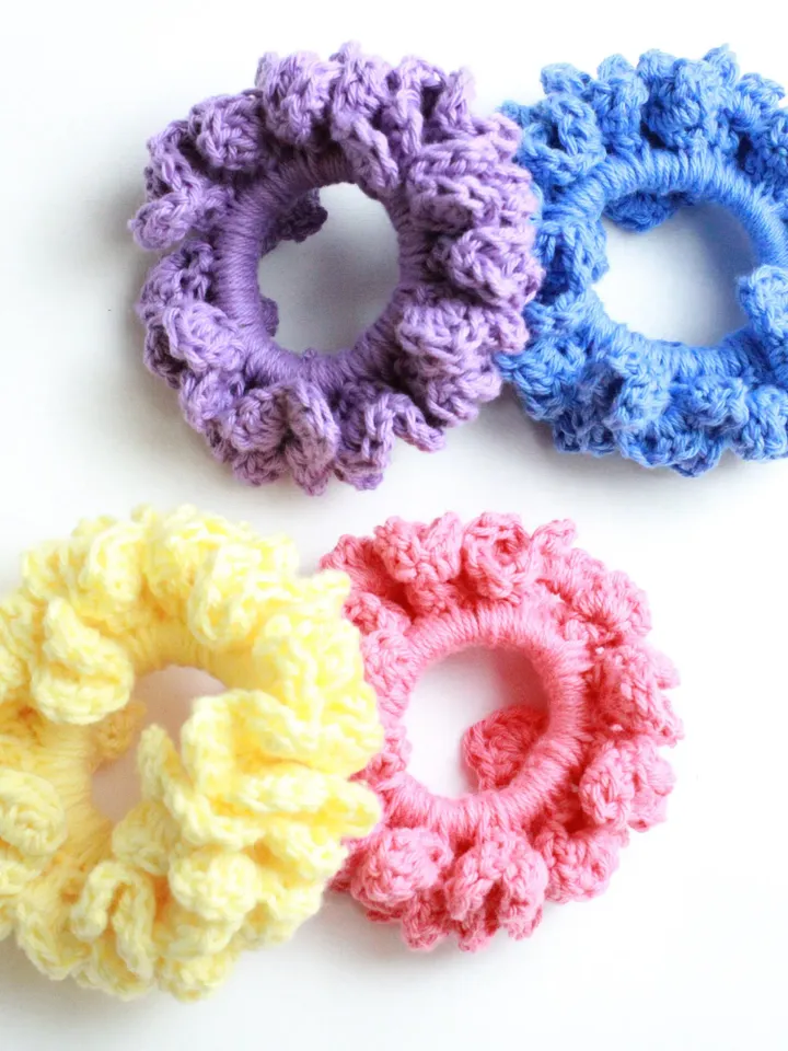 Blaue gehäkelte Haargummi Haarband mit Ornament Hippie Haarschmuck Ökofreundliche Geschenke für Mädchen Pferdeschwanzhalter Sommeraccessoire
