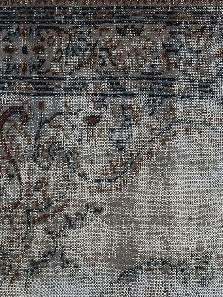 MysticThreads: Handmade Gray Turkish Rug, Vintage Carpet with Intricate Patterns, 153x262cm.