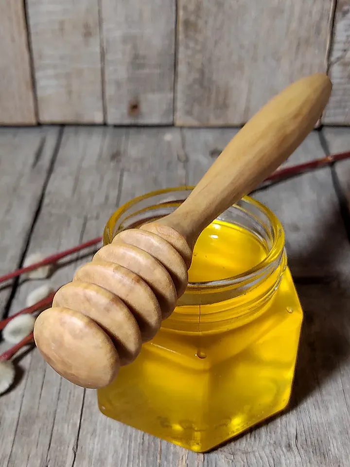 Handmade honey dipper, Wooden honey spoon, Ninth anniversary marriage gift, 9th anniversary willow wood dessert spoon