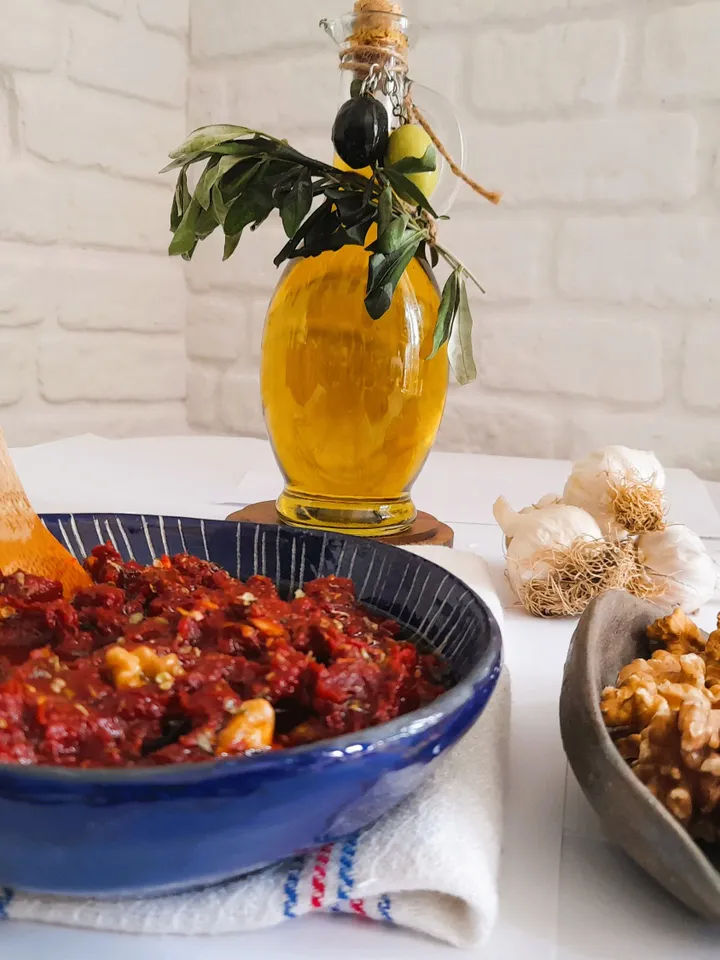 Acuka | Handmade Organic Pepper & Tomato Paste with Walnut, Olive Oil, Garlic and Spices