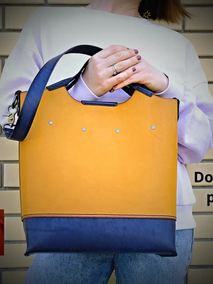 Leather pattern Shoulder Tote Bag. BG