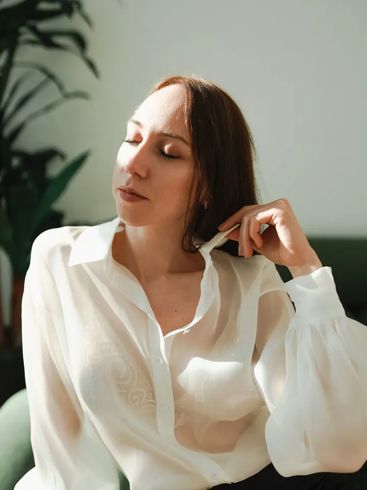 Silk Blouse with Puff long sleeves Slouse Victorian Shirt Sheer Blouse Peasant Blouse Women's shirt of a straight cut