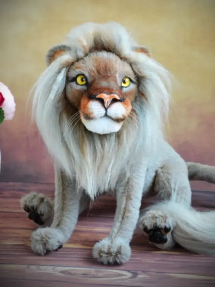 PATTERN Lion - Realistic Wild cat