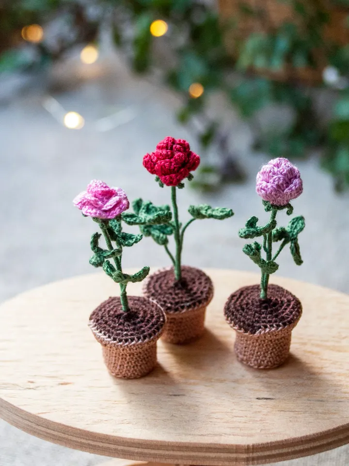Miniature ROSE potted, Mini plant for dollhouse, Cute desk decor, Cheer up gift, Collectible Fairy garden miniature 1/12