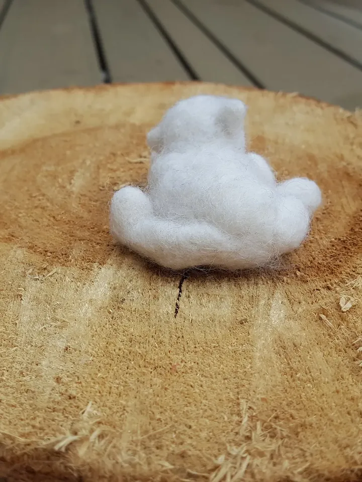 Felted baby polar bear with crow's eyes, fitting, bears, bear, wool