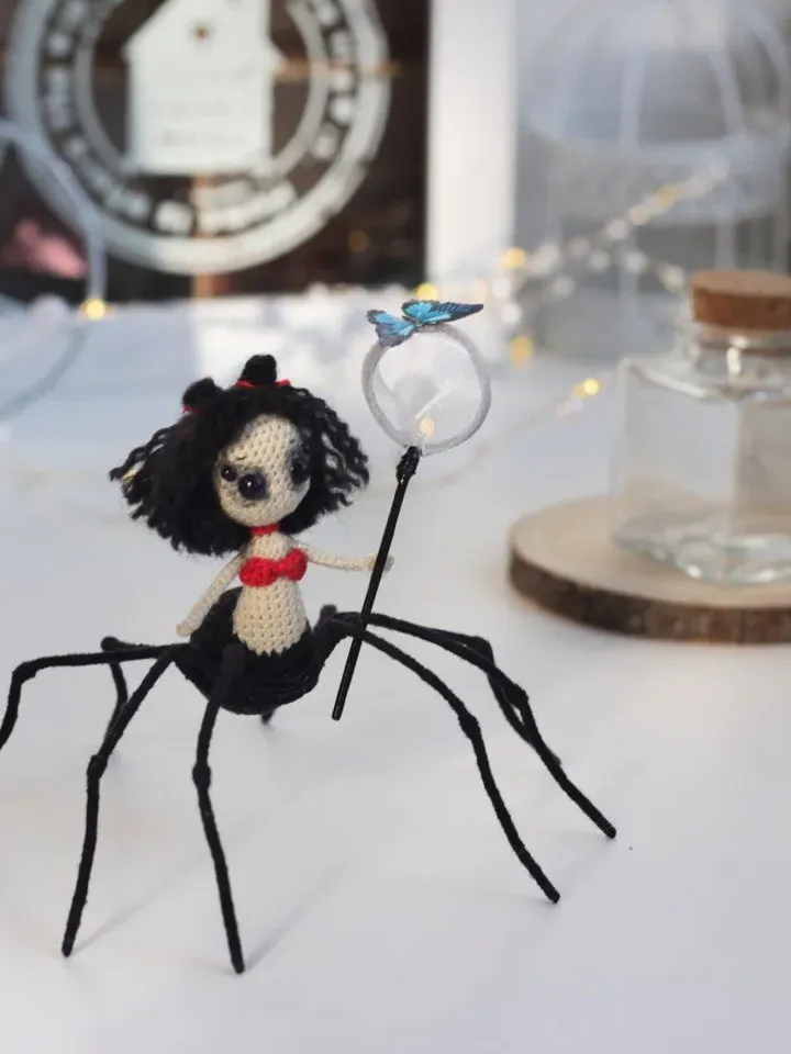 Spider horror doll halloween gift art collectibles doll miniature cute creepy gift for best friend crochet doll