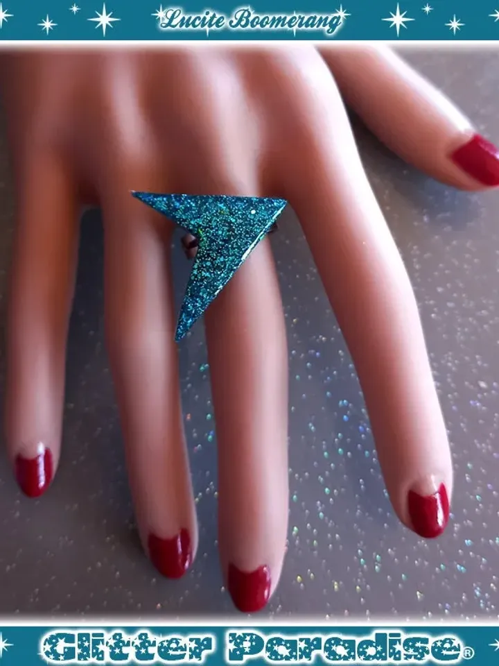 Lucite Sharp Boomerang Dust - Ring - Confetti Lucite - Atomic Boomerang - Mid-Century Modern - 1950's - Vintage Inspired - Glitter Paradise®