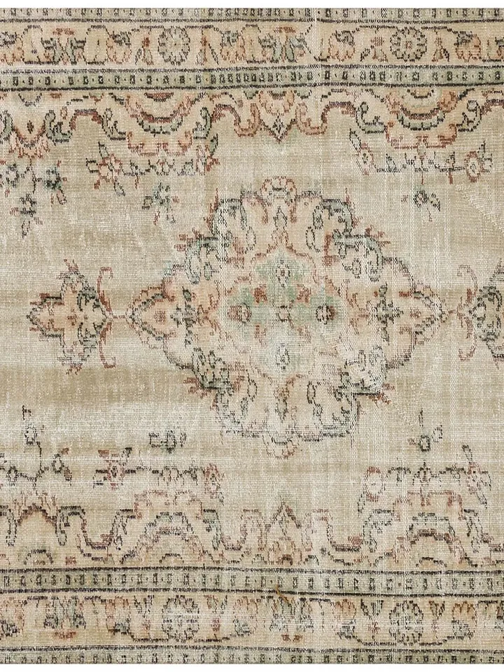 Add Timeless Elegance to Your Home with Our Hand-Woven Natural Turkish Rug for Living Room Decor - 143 x 206 cm