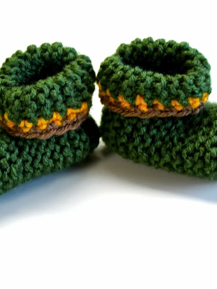 Green and Orange Baby Booties, Baby's First Shoes, Knit Yarn Socks, Newborn Photoshoot Prop, Expectant Parents Photography, Baby Shower Gift