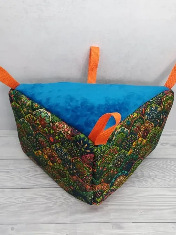 Cozy accessories for rodents, corner rat hammock, chinchilla house, ferret house, guinea pig house, custom rat hammock, guinea pig hideout