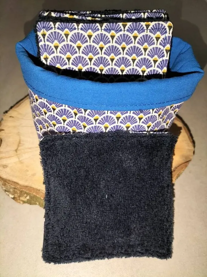 Makeup remover wipes, washable.