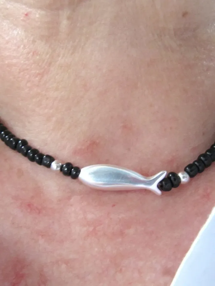 Fish necklace black beads, ocean chain pendant fish silver , maritime chain, fish pendant, gift for woman, black rocailles choker, macrame