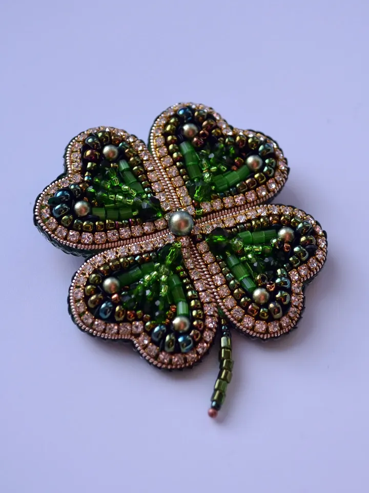 Clover beaded brooch pin four leaf clover