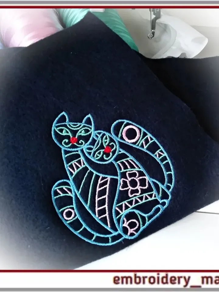 Embroidery design Outline of a cats with body filling pattern Cats 8