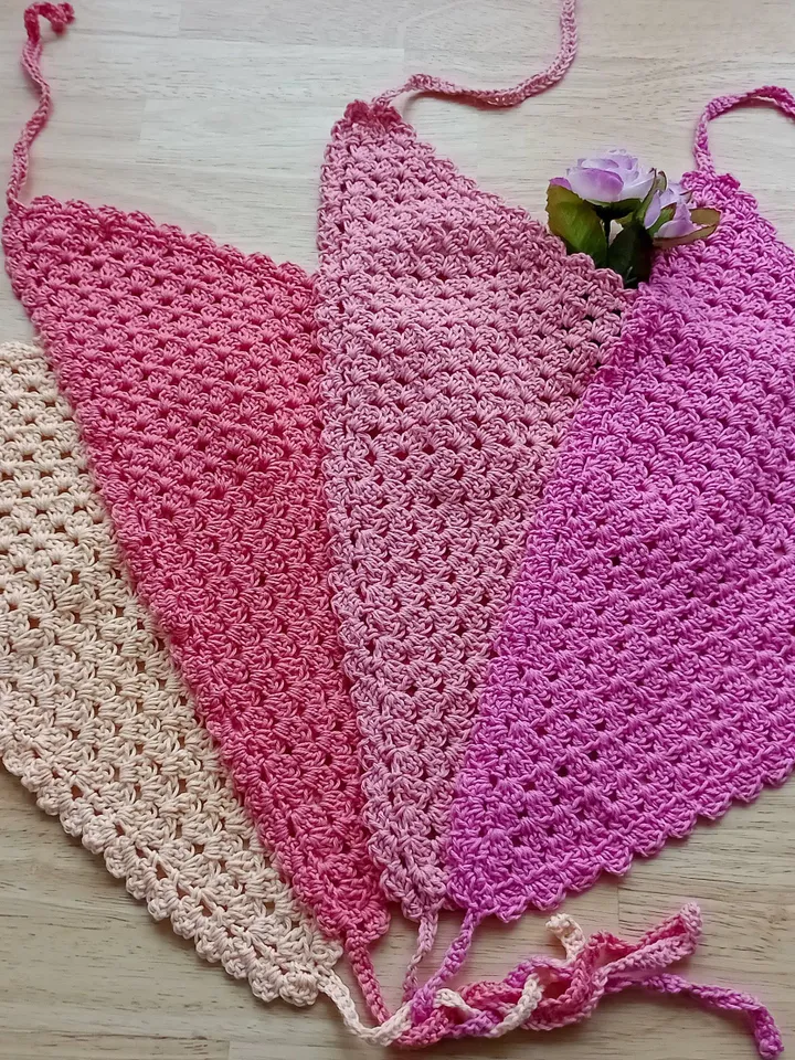 Gehäkeltes rosa Bandana Kopftuch für Frauen und Mädchen Schickes Dreiecktuch aus Baumwolle Italienisch vintage Kopfbedeckung Windschutz