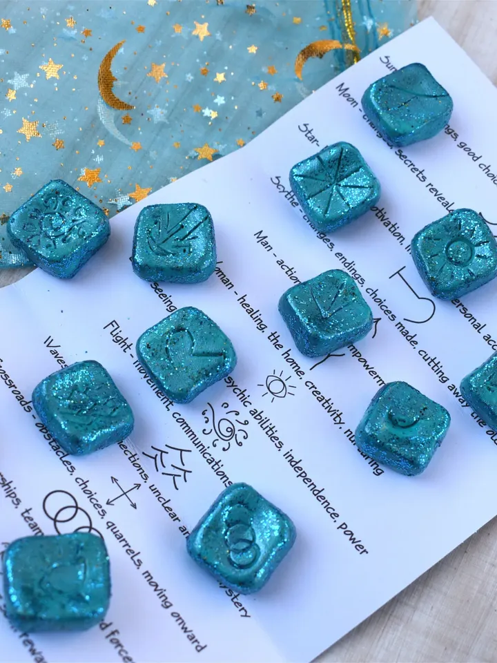 Blue Witch Runes | Witch's Rune Set | Natural Runes | Traditional Witch Rune | Fortunetelling Set | Runic Gift | Divination Set | Red Runes