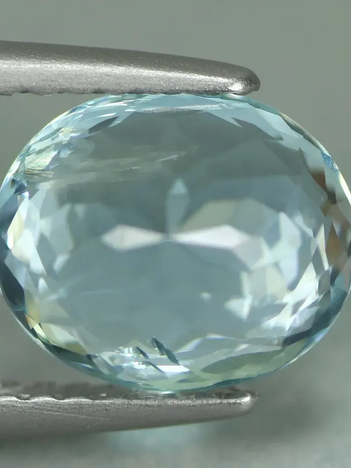 1.90 CT Stunning Oval Cut Unheated 100% Natural Blue Aquamarine