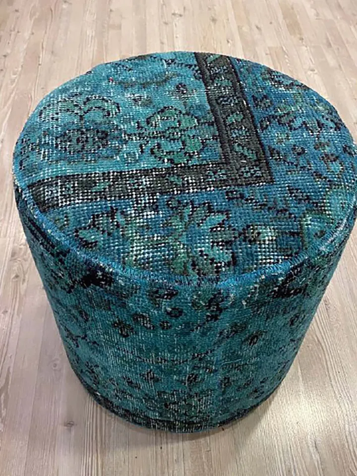 BohoCozy: Handmade Patchwork Ottoman Pouf, Bohemian Kilim Rug, 35x40x35cm for a Cozy Home Decor .