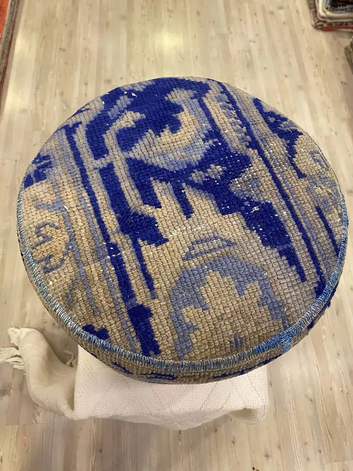 BohoCozy: Handmade Patchwork Ottoman Pouf, Bohemian Kilim Rug, 35x40x35cm for a Cozy Home Decor .
