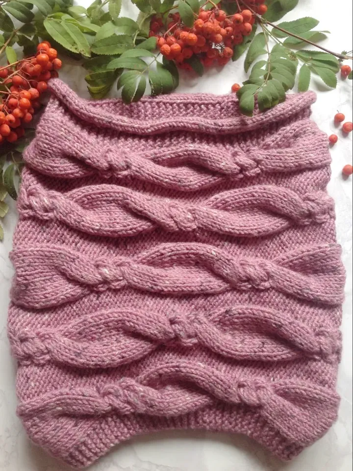 Snood scarf hand-knitted wool. Warm knitted snood.