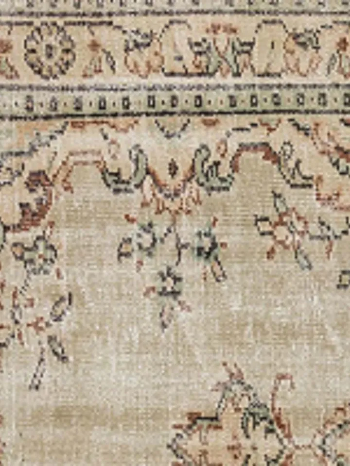 Add Timeless Elegance to Your Home with Our Hand-Woven Natural Turkish Rug for Living Room Decor - 143 x 206 cm