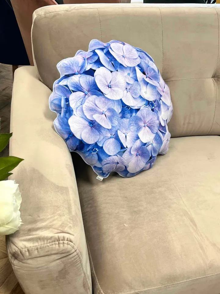 Hydrangea pillow / Hydrangea light purple blue / farmhouse decor / flower pillow / flower gift pillow / wedding decoration