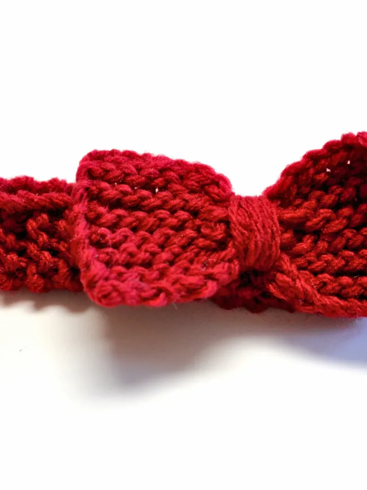 Dog and Cat Bow Tie, Valentine's Day Gifts for Pets, Doggy Gifts, Pet Clothes, Pet Photo Shoot Prop, Puppy and Kitten Collar, Yarn Collar
