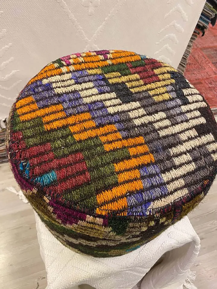 BohoCozy: Handmade Patchwork Ottoman Pouf, Bohemian Kilim Rug, 35x40x35cm for a Cozy Home Decor .