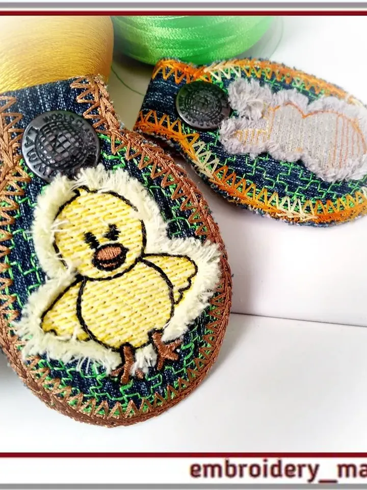 In the hoop design keychain in the form of egg with a chicken Unusual Easter gift