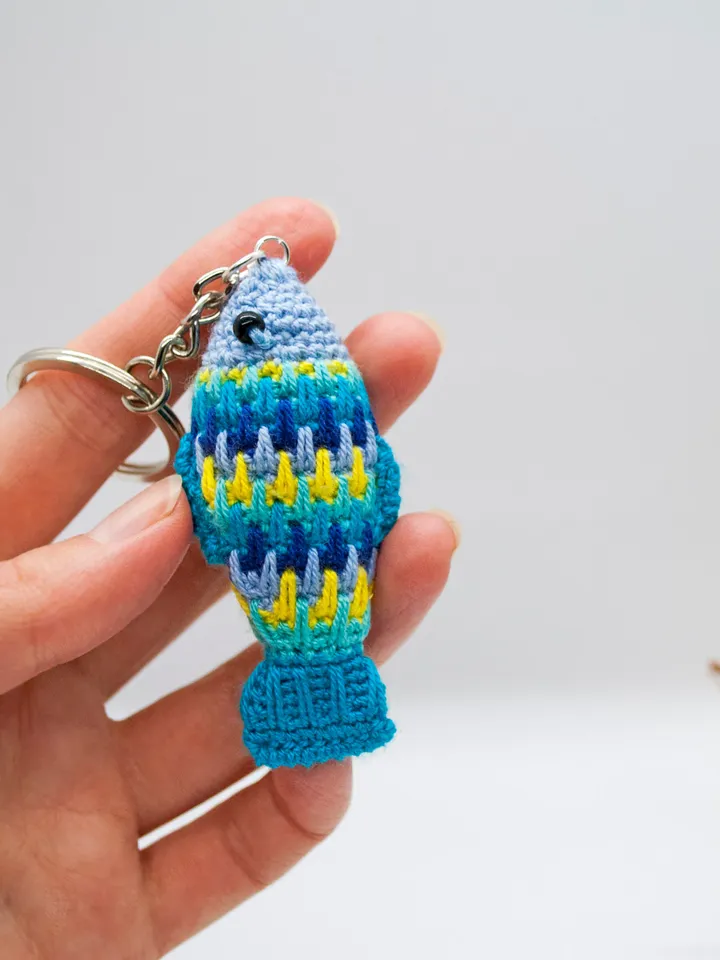 Unique multicolor Fish Keychain, Small rainbow keyring fish, Crochet charm Water animal Patterned fish keyfob