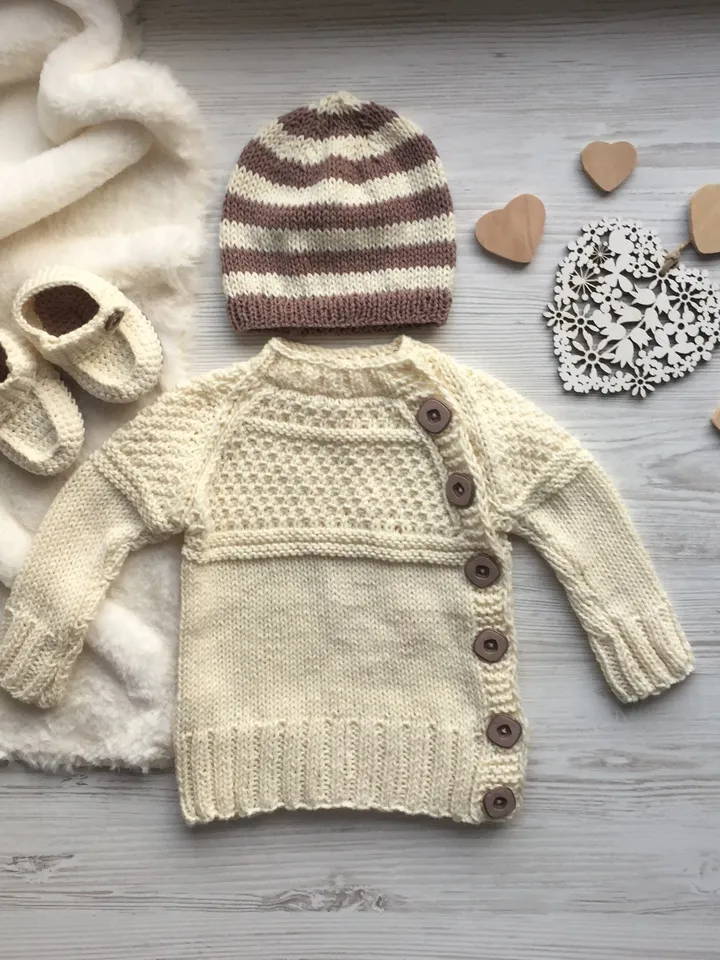 Hand made knit clothing set for baby boy. Take home baby boy set. Baby shower gift. Sweater, hat, booties for newborn. Baby boy outfit.