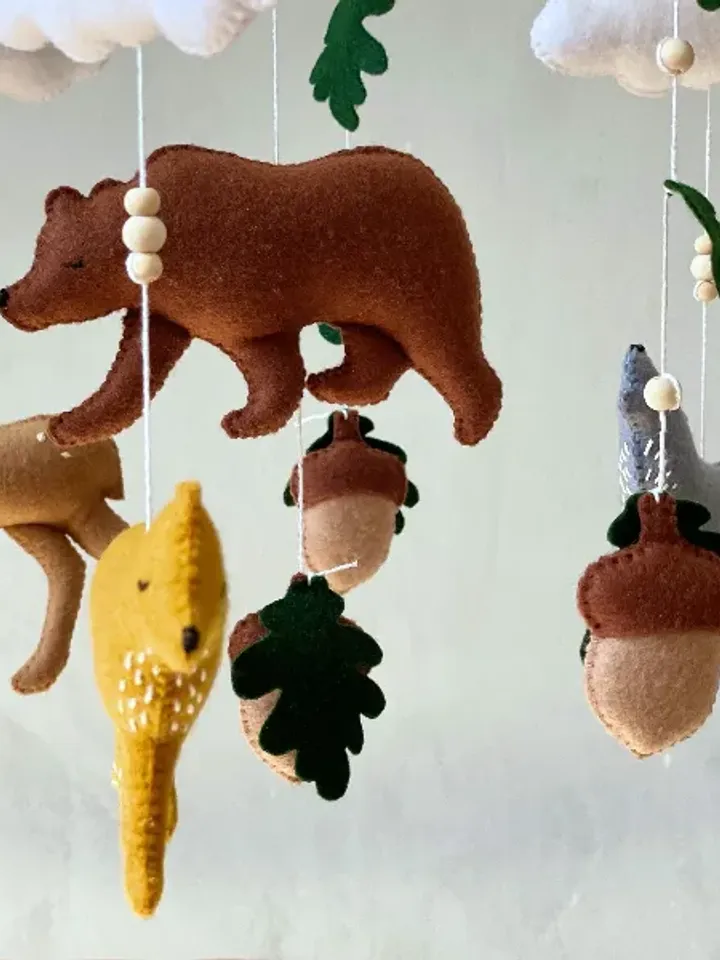 Woodland animal baby mobile. Woodland nursery decor. Forest musical crib mobile bear fox deer wolf