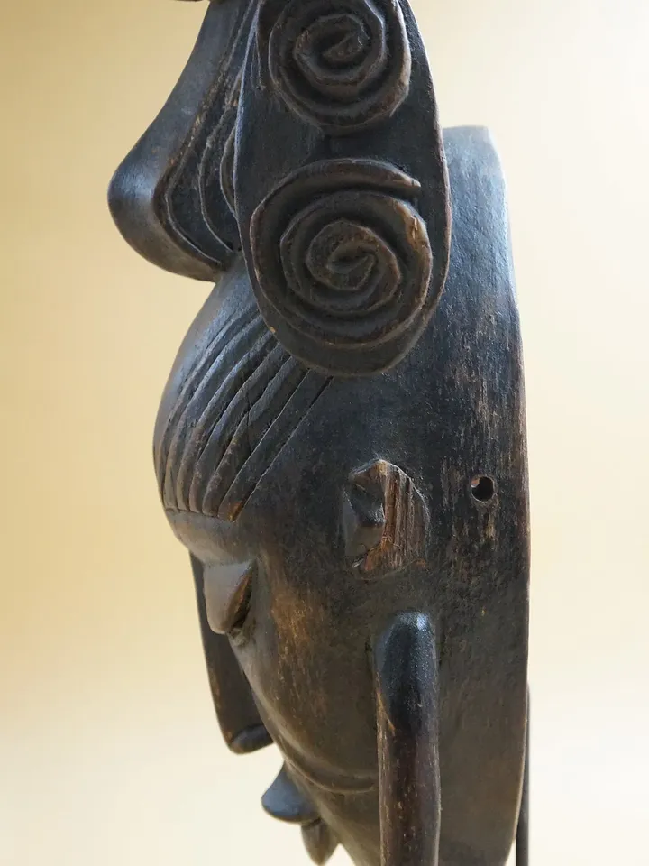 Ligbi Vintage African Mask art