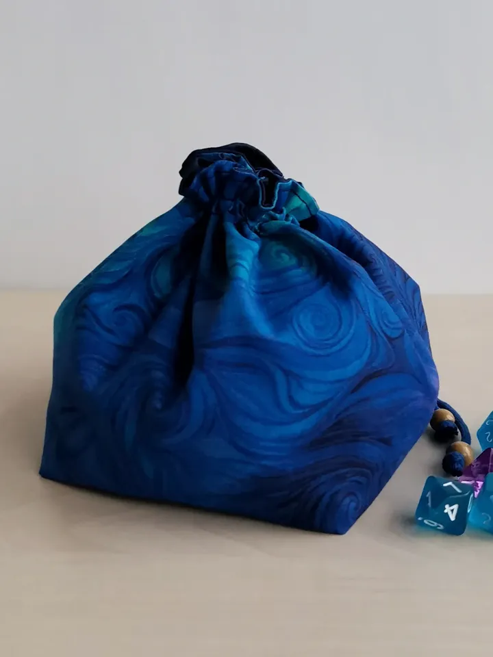 Large dice bag with pockets for 150-200 dice Blue swirls
