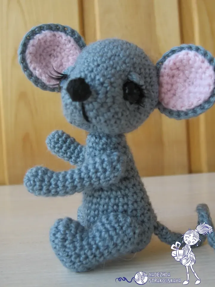TUTORIAL: Little Mouse Lucy crochet pattern*