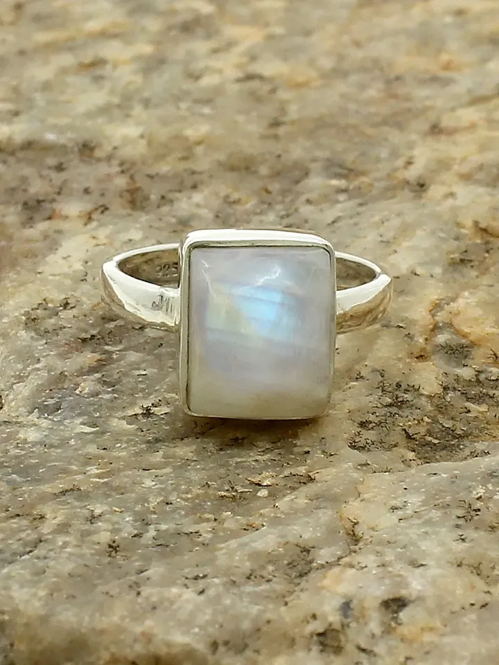 Natural Rainbow Moonstone Ring, 925 Silver Ring, Statement Ring, Cushion Ring, Dainty Ring, Birthstone Ring, Midi Ring, Moonstone Jewelry