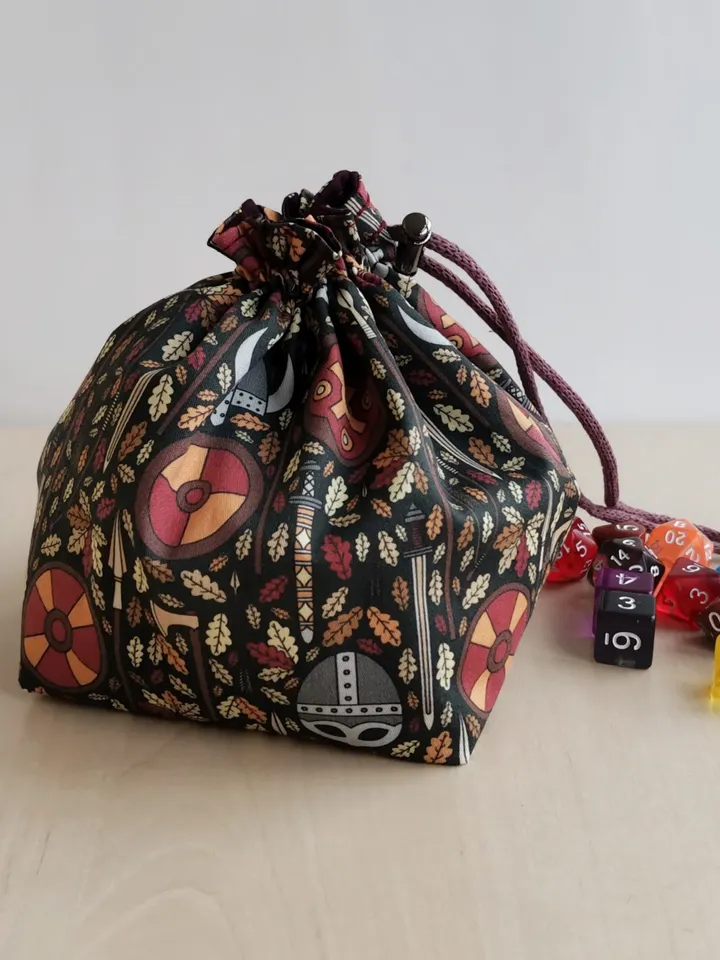 Large dice bag with pockets for 150-200 dice Vikings