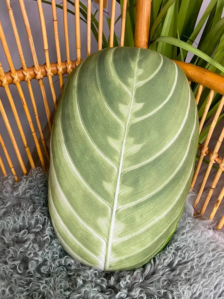 Maranta Lemon Lime pillow / maranta pillow / prayer plant / Maranta leuconeura / plant pillow / leaf pillow / maranta cushion