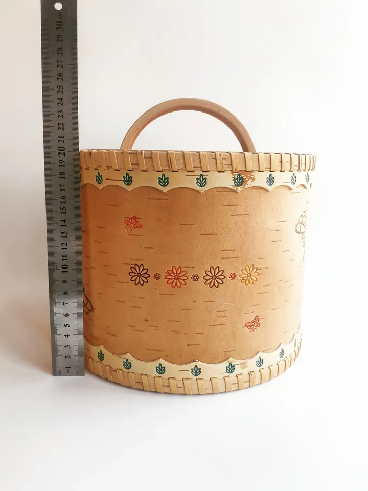 Round Birch bark box, wood box