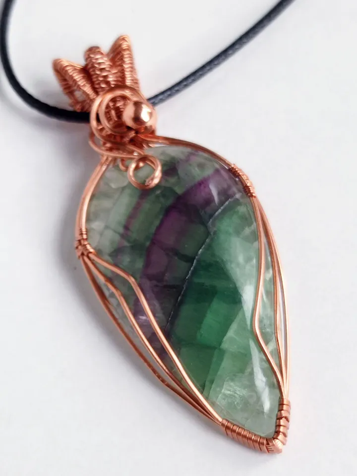 Minimalist summer pendant with green fluorite, a gift to yourself, friend, husband, wife, sister, brother