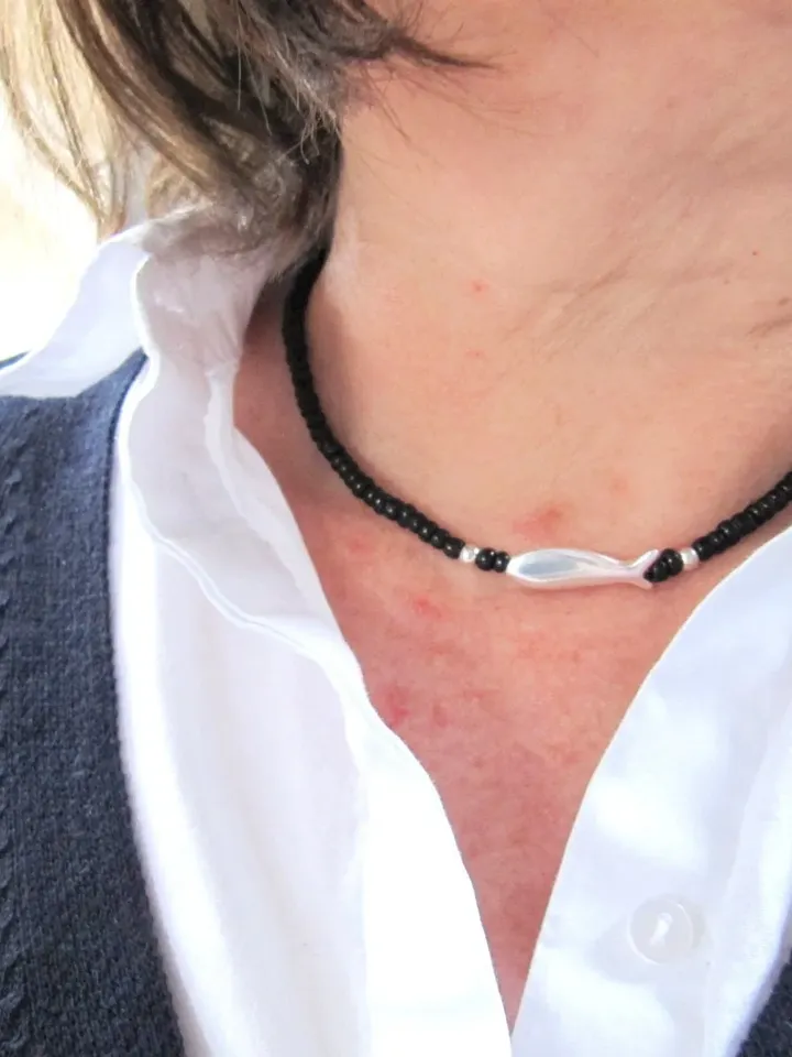 Fish necklace black beads, ocean chain pendant fish silver , maritime chain, fish pendant, gift for woman, black rocailles choker, macrame