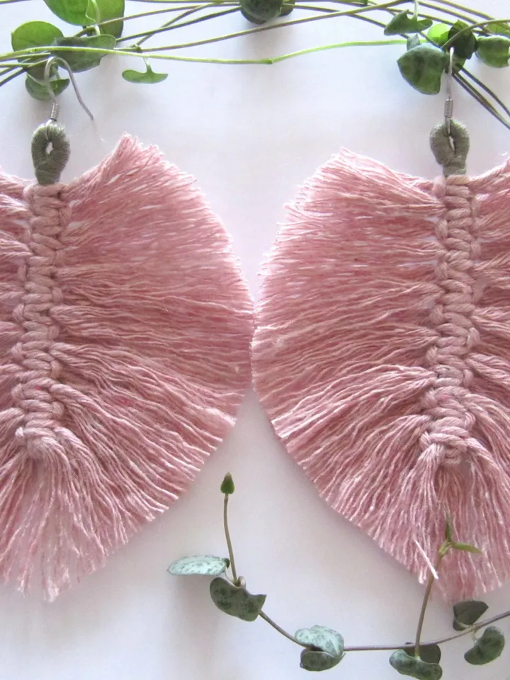 Macrame Earrings Feather, Feather Earrings, Boho Earrings, Macrame Jewelry, Summer Jewelry, Boho Jewelry, Cotton Earrings, Feather, old pink