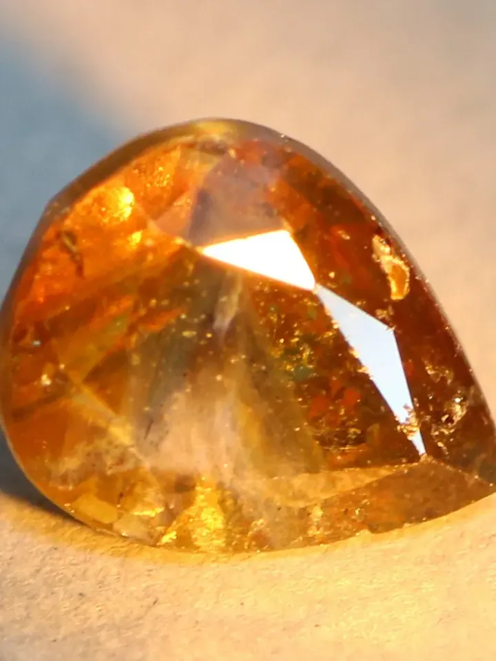 0.90 CT Magnificent Unheated 100% Natural Color Change Alexandrite From Sri Lanka